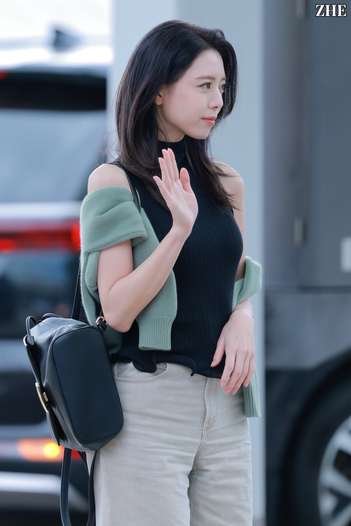 오늘자 흑발로 염색한 있지(ITZY) 유나