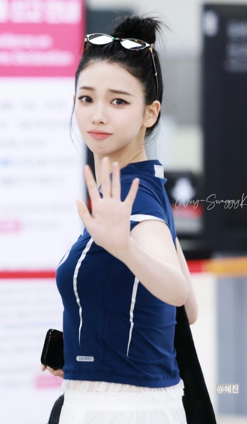 카리나 공항 입국 사진 (feat. 나이키)