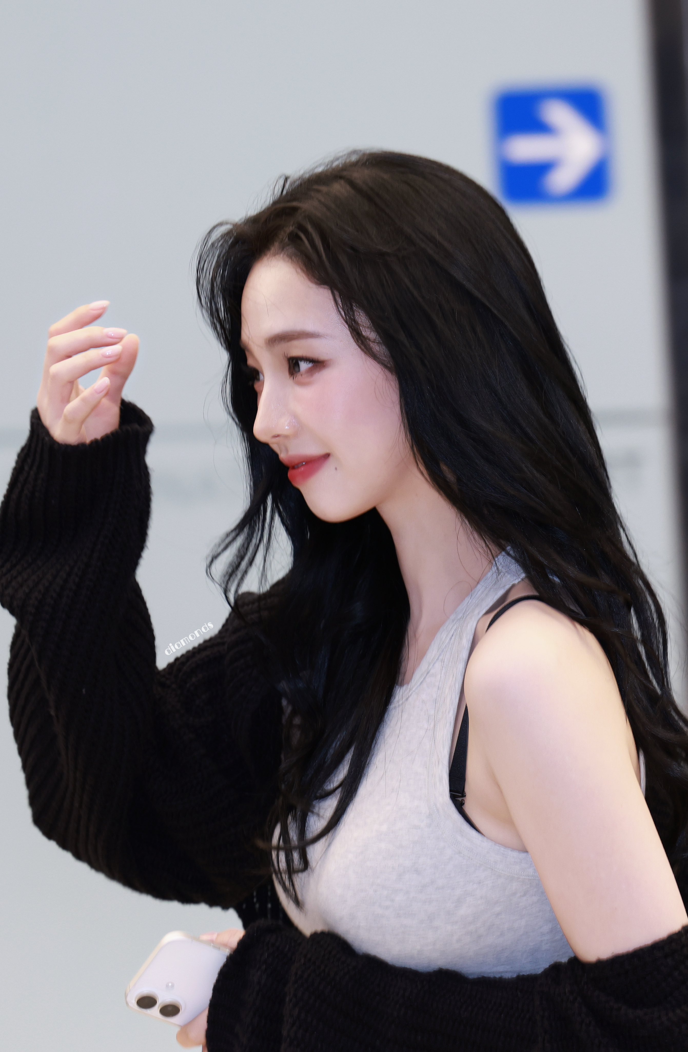 밤 늦게 입국한 카리나 사진