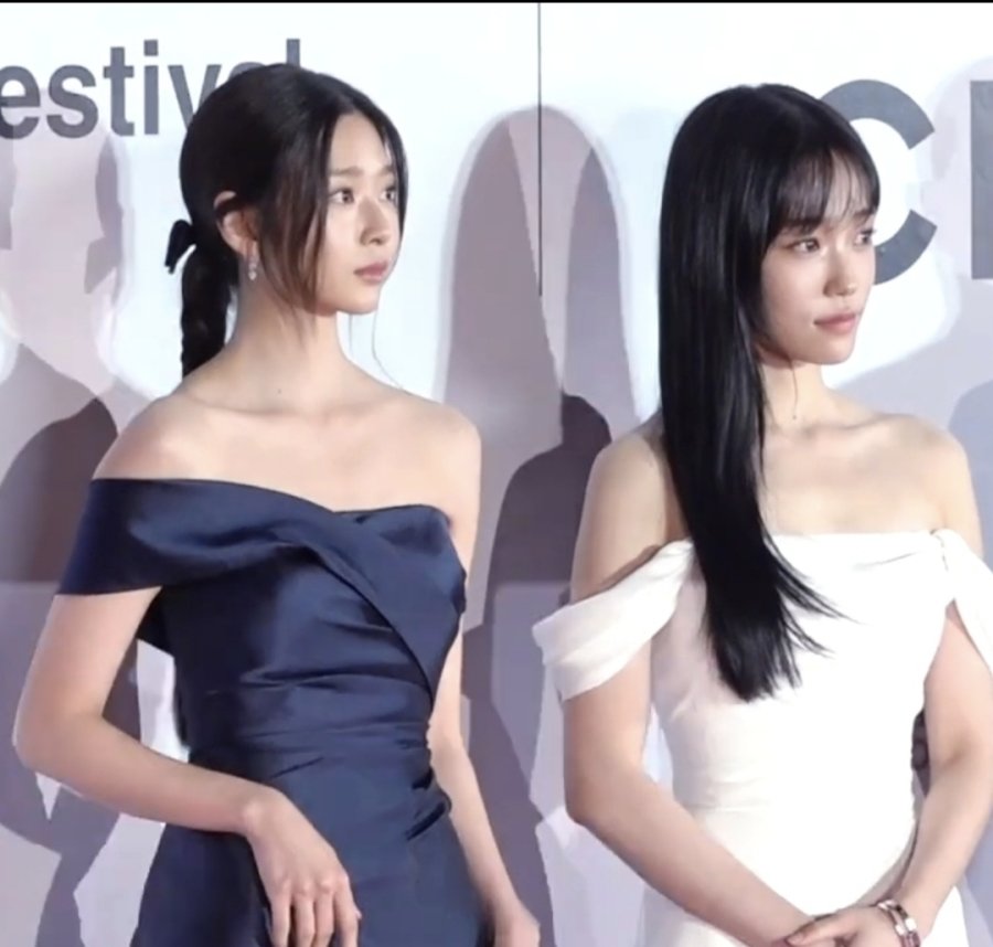 김민주 노윤서 투샷