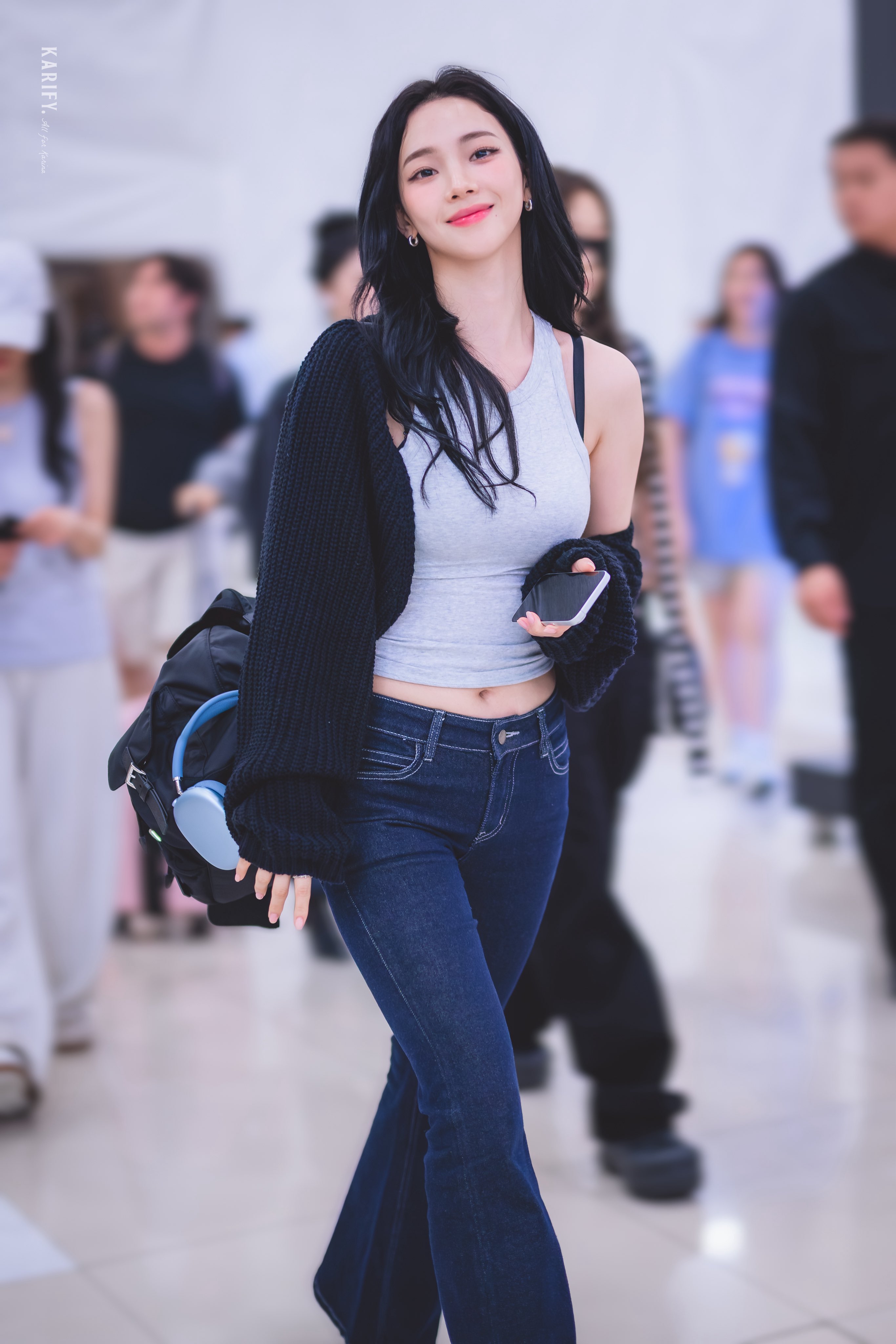 밤 늦게 입국한 카리나 사진