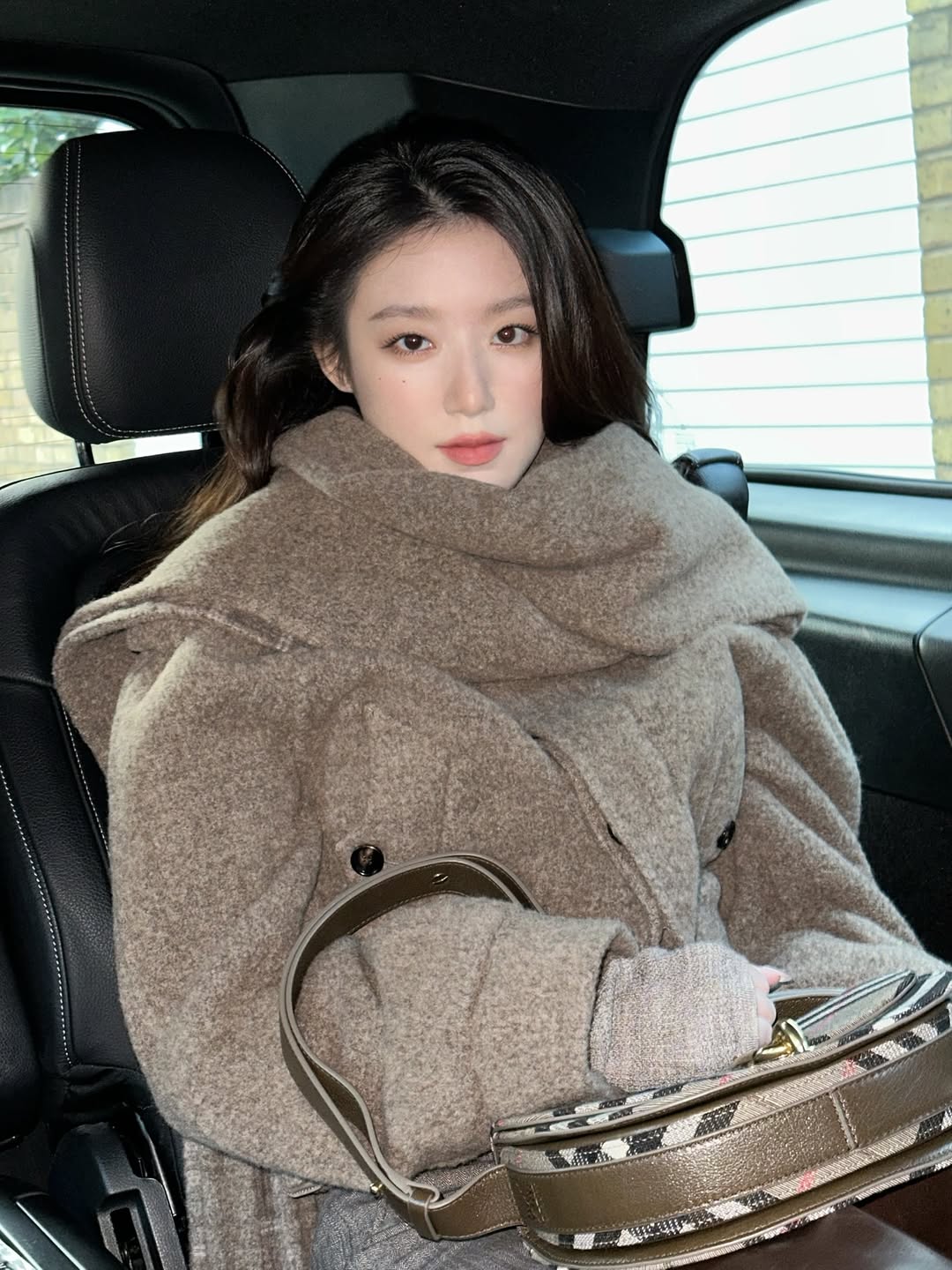 아이들 슈화 인스타 업데이트 (버버리 패션위크)