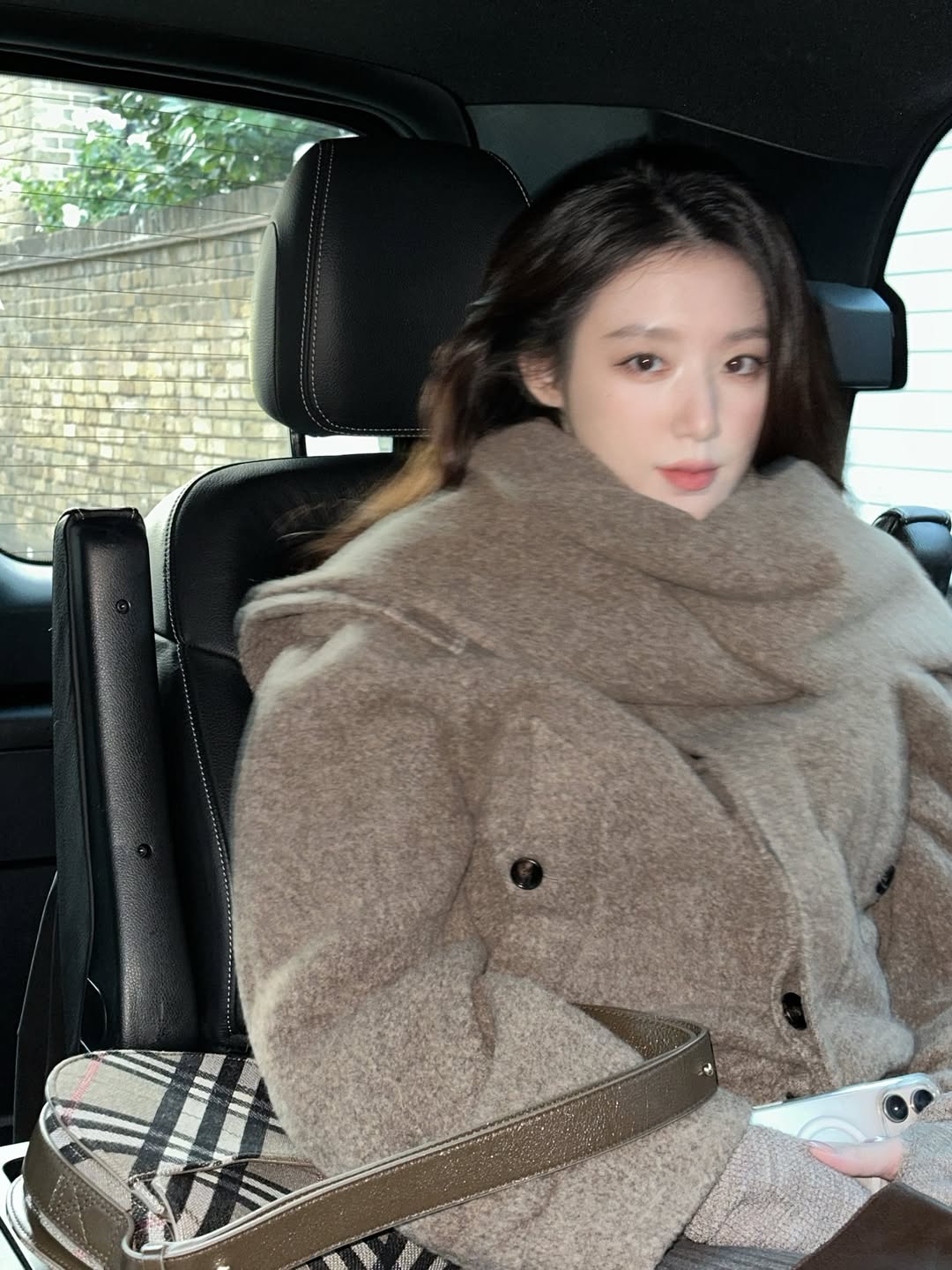 아이들 슈화 인스타 업데이트 (버버리 패션위크)