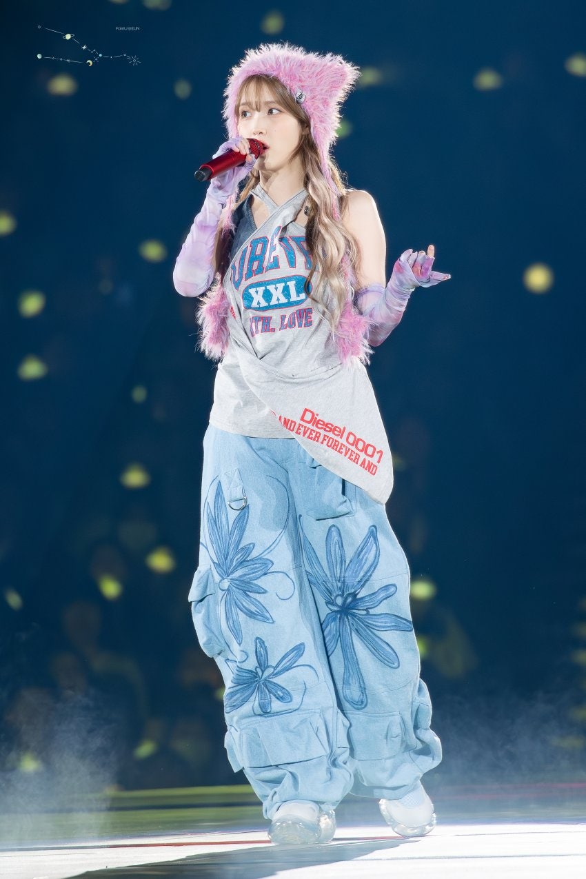 아이유 월드투어 코디