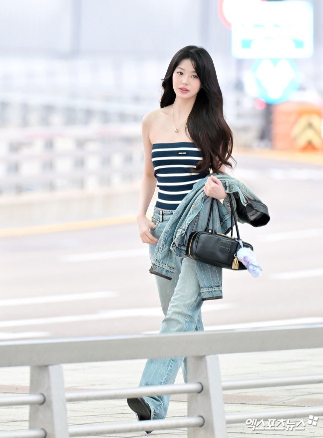 오늘 핫걸룩 입고 출국하는 장원영