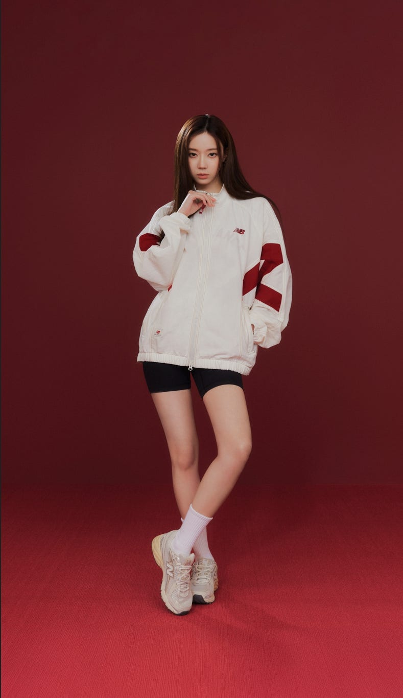 윈터 뉴발란스 바람막이 화보