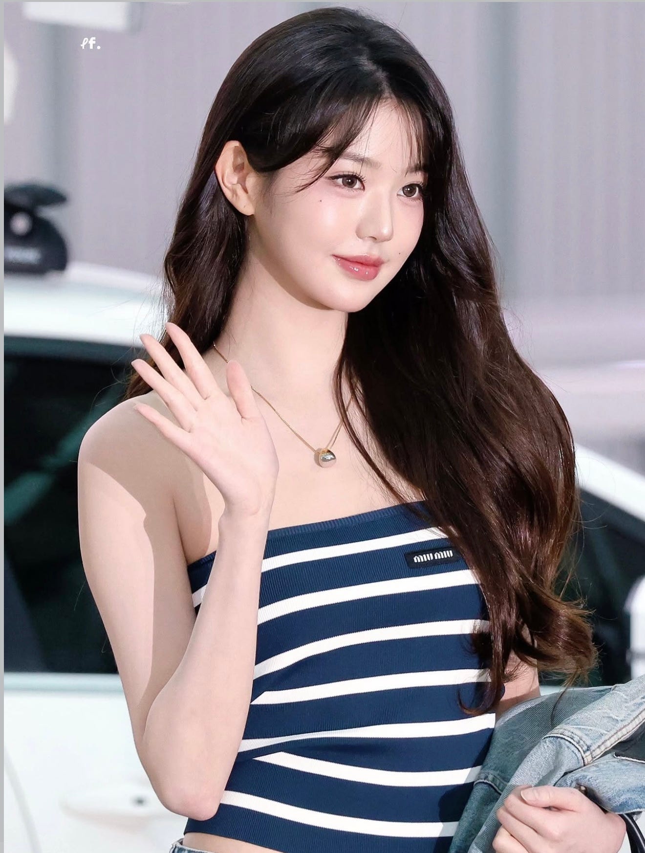 오늘 핫걸룩 입고 출국하는 장원영