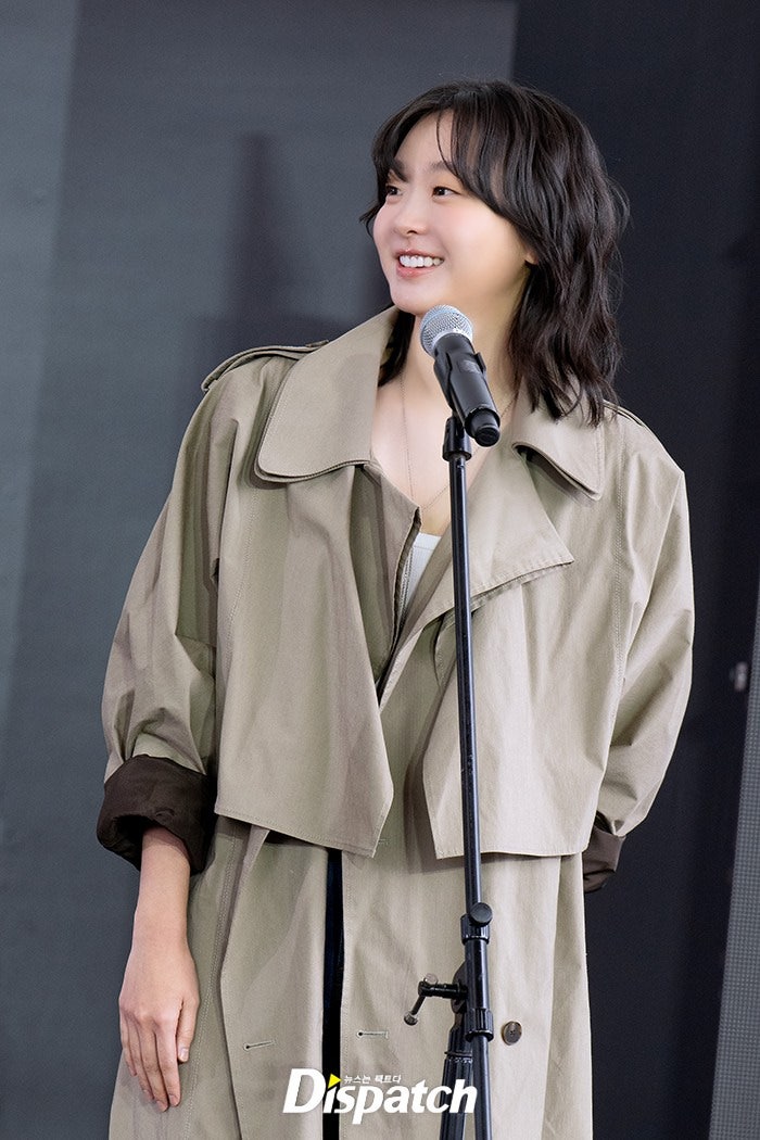 부산 국제영화제 야외 무대인사 김다미.jpg