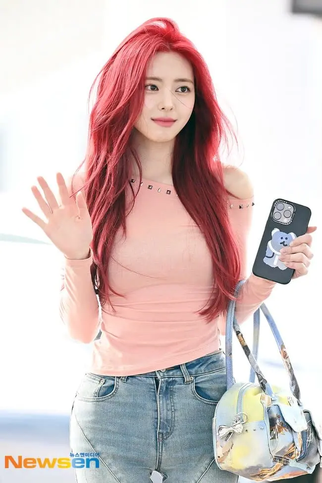 오늘자 ITZY유나 공항