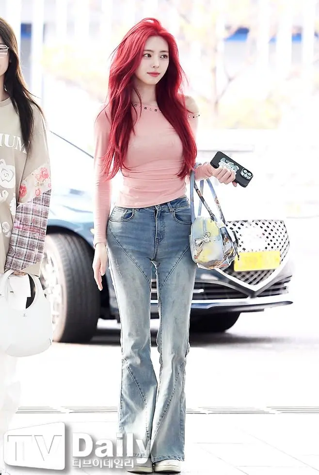 오늘자 ITZY유나 공항