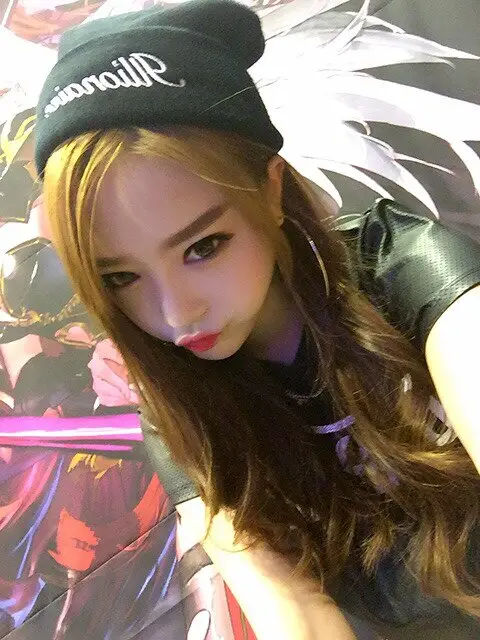 브레이브걸스 유정 맥심