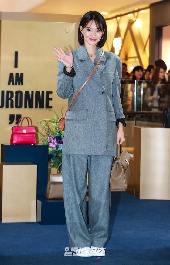 오늘자 신민아.jpg