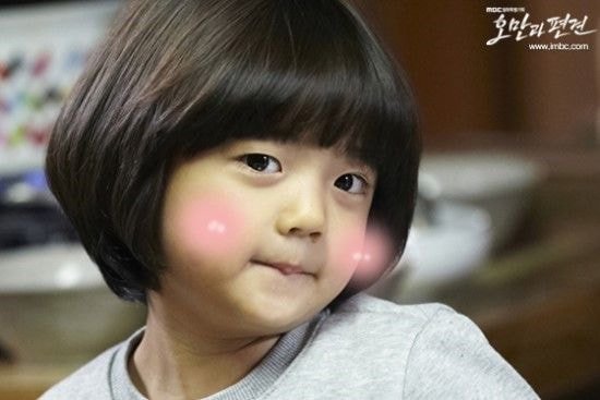 동백꽃 필구의 지금보다 더 어린 시절 ㅋ
