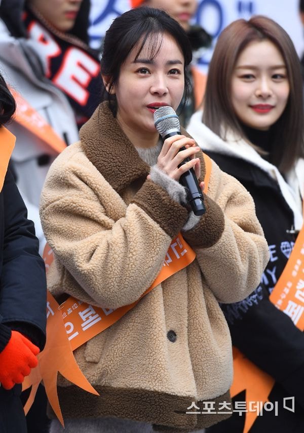 오늘자 한지민 한효주 (JTS 모금행사)