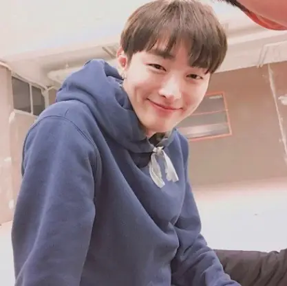 윤지성, 워너원 2주년에 특급의리 