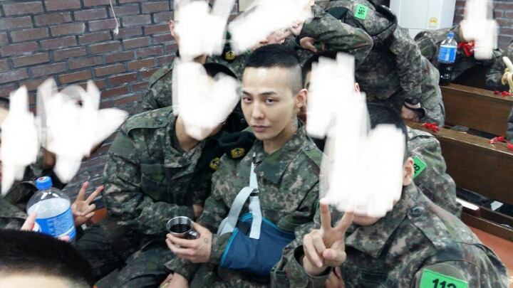 지디 군대사진.jpg