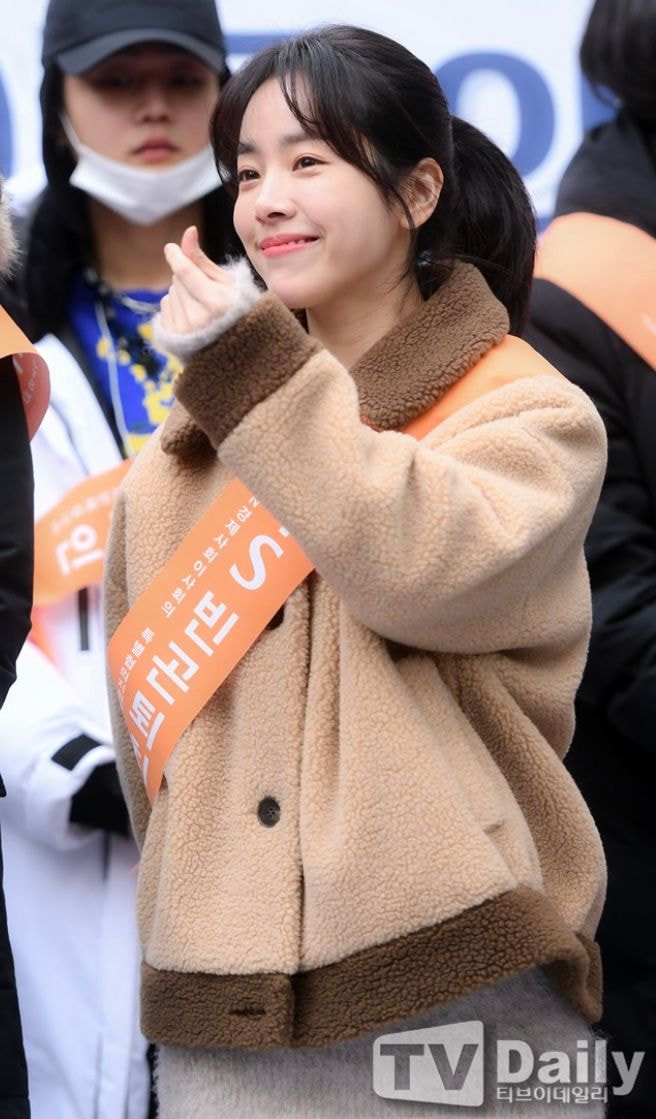 오늘자 한지민 한효주 (JTS 모금행사)