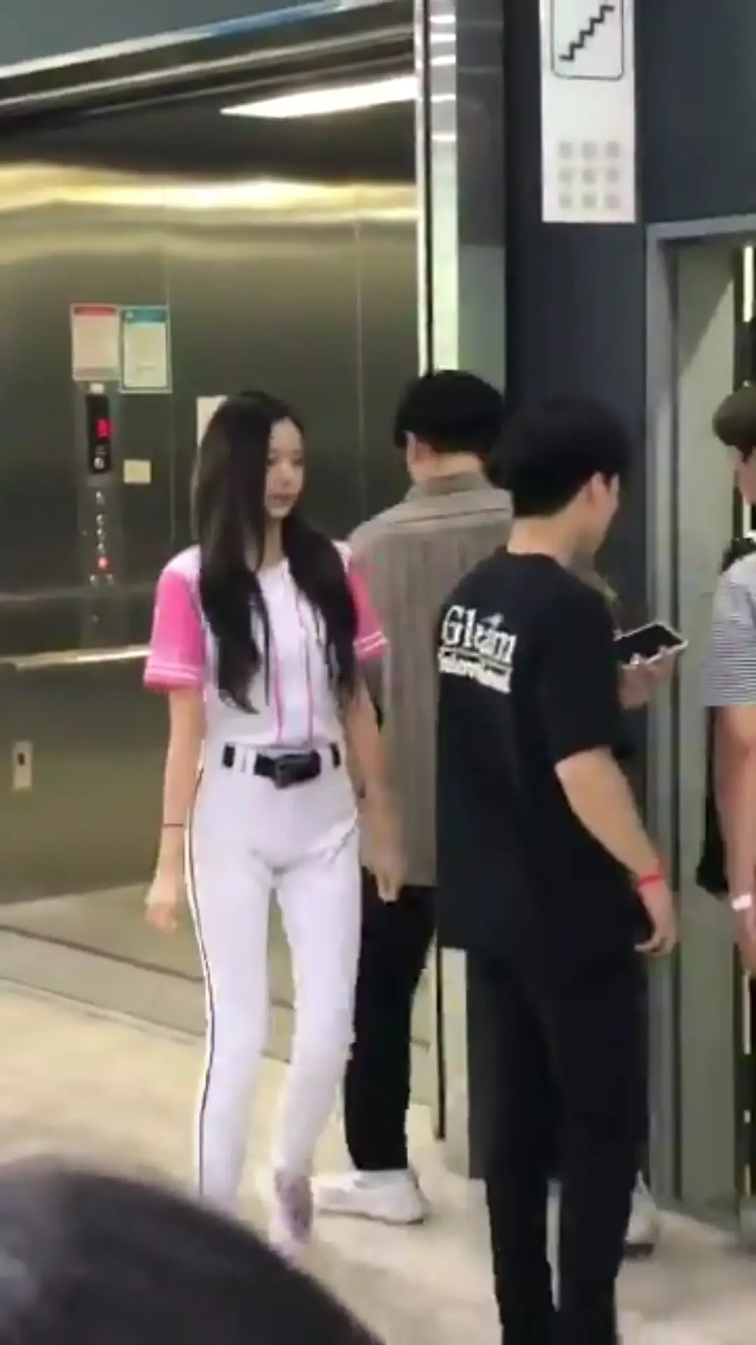 아이즈원 장원영 투구 의상 [아육대]