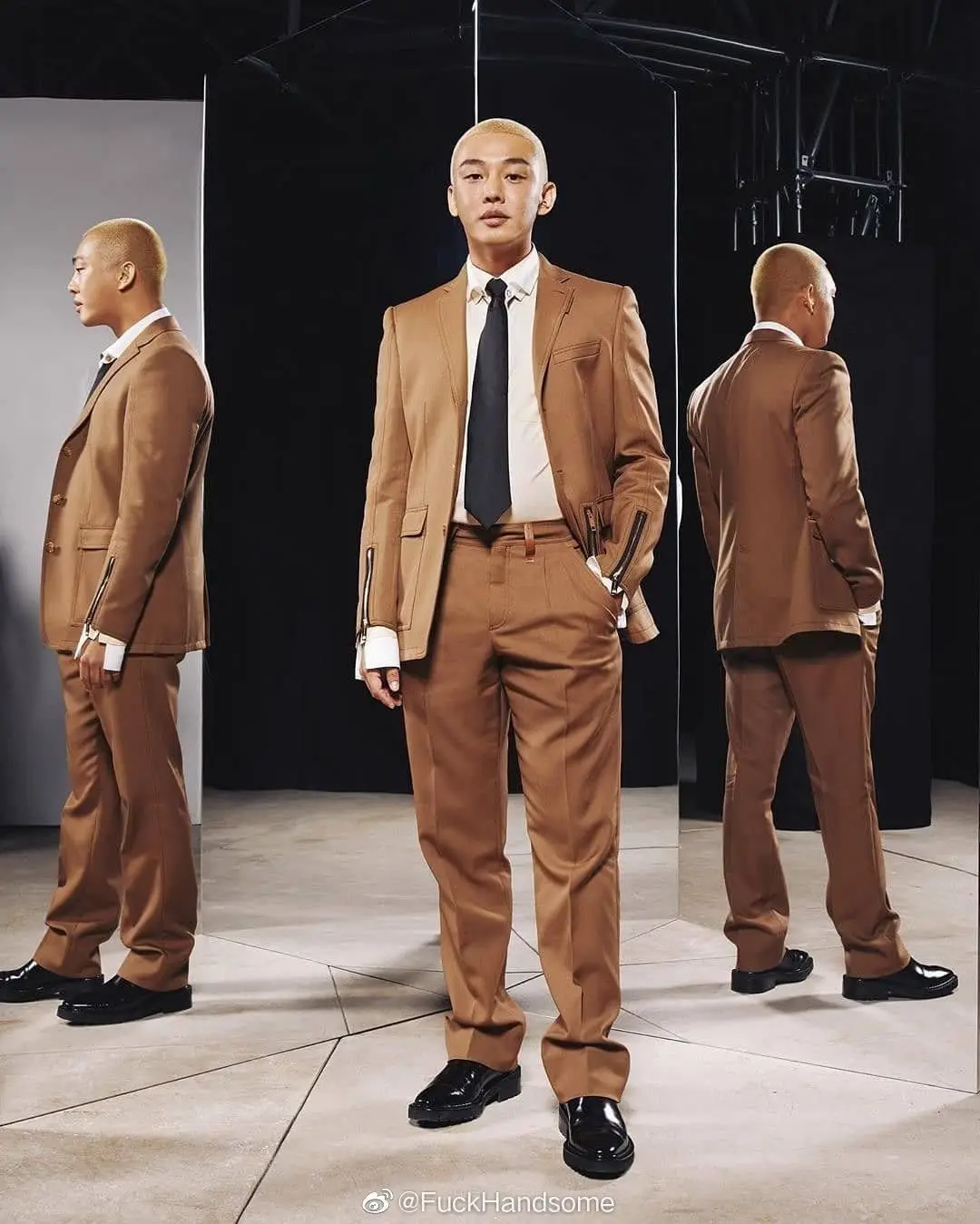 유아인 [버버리 2020 S/S]