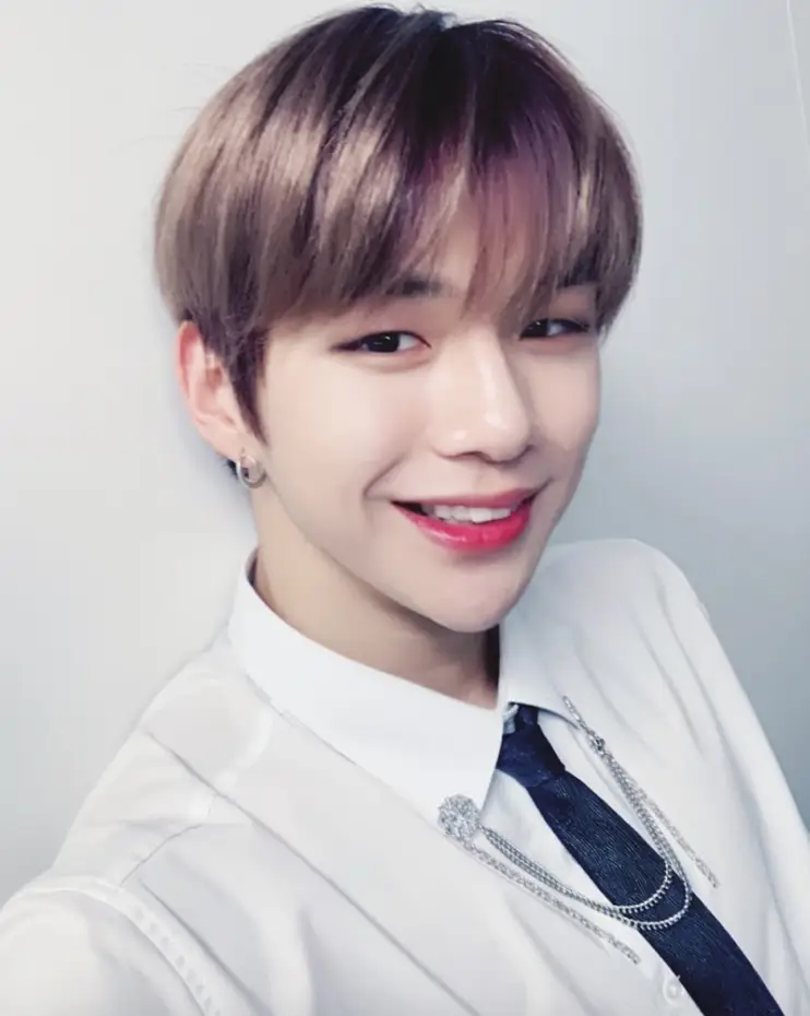 강다니엘, 11일 UN빌리지서 이사..열애 부담감 컸나