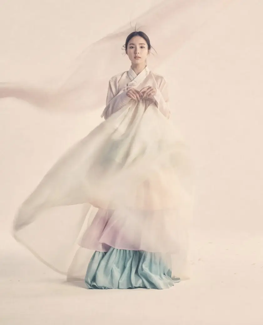 신세경 한복