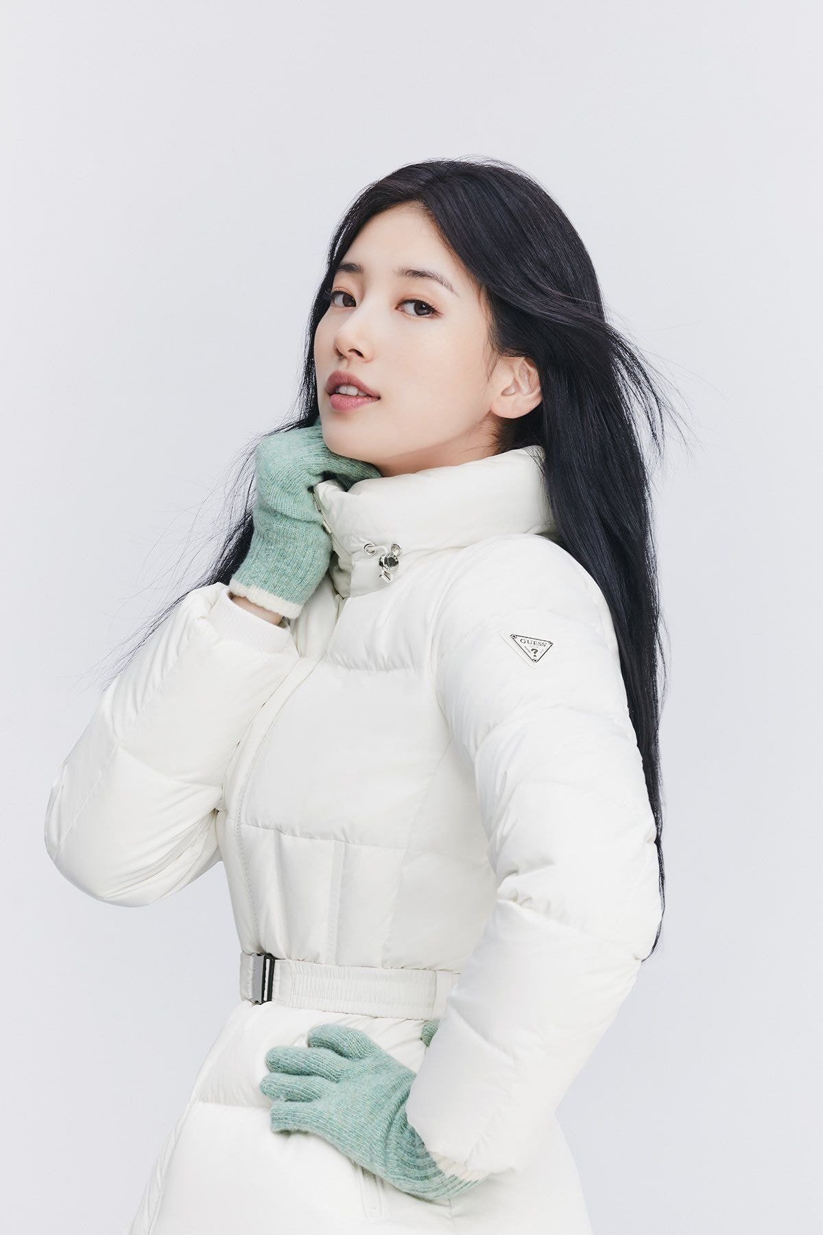 수지 게스 화보 움짤 영상
