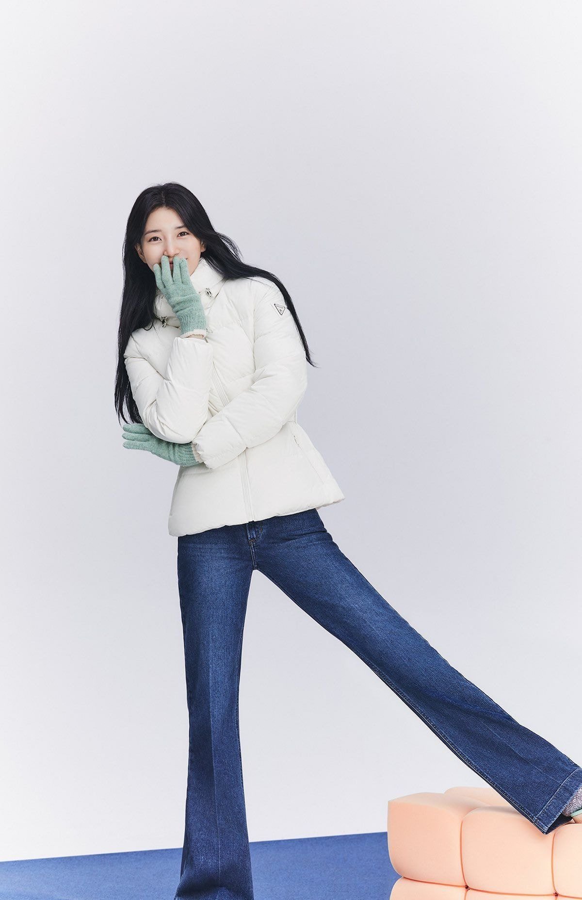 수지 게스 화보 움짤 영상