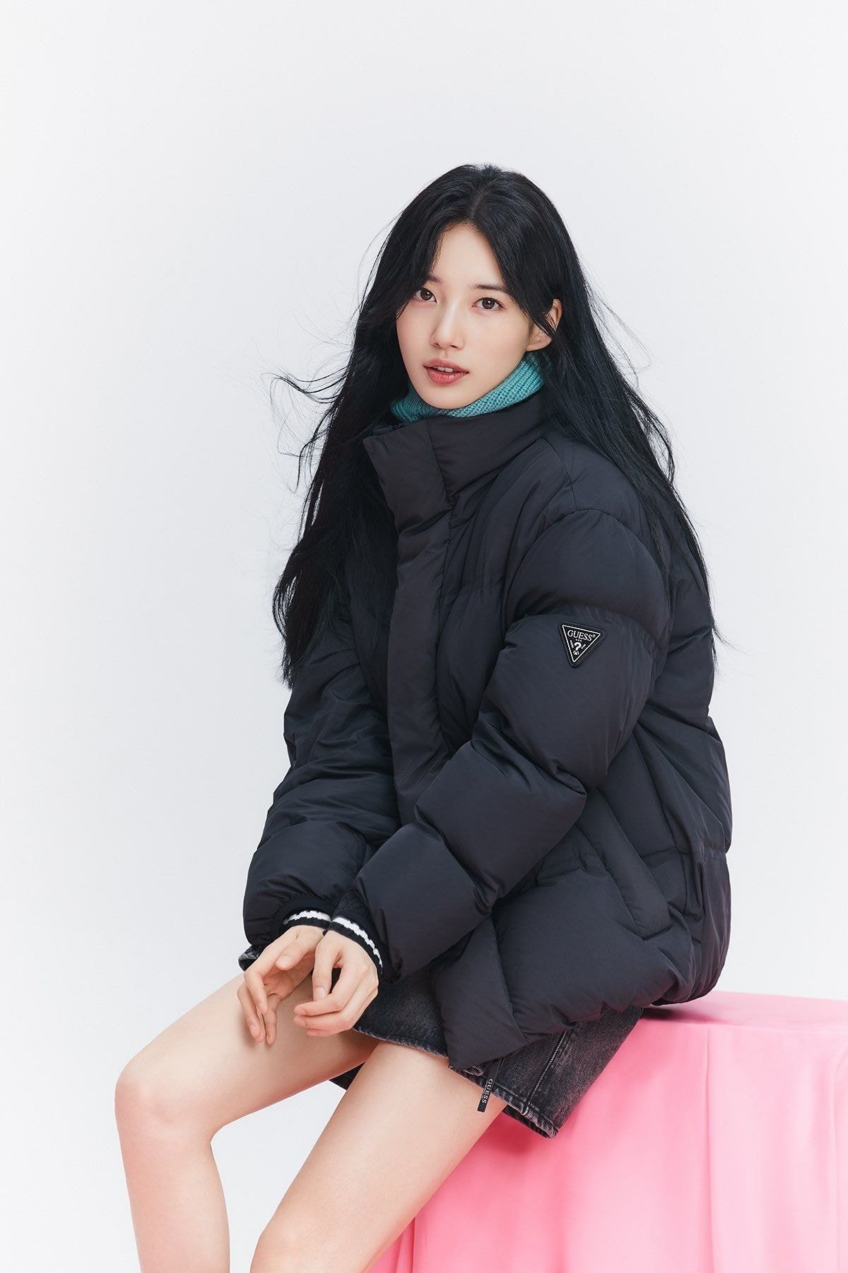 수지 게스 화보 움짤 영상