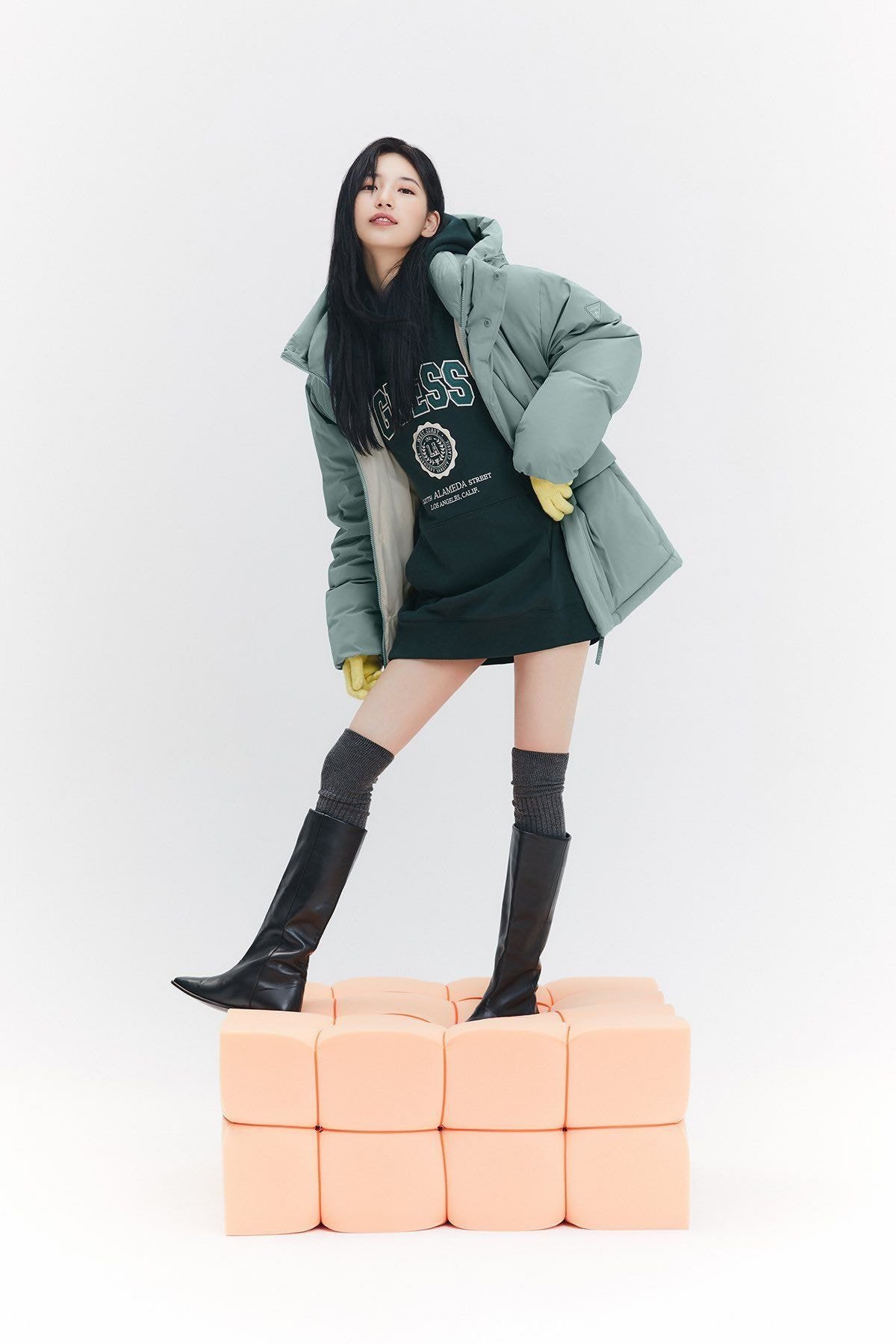 수지 게스 화보 움짤 영상