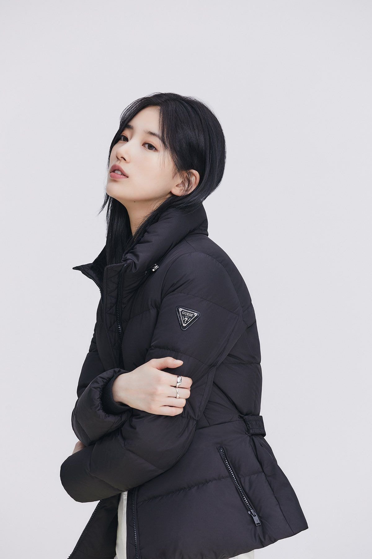 수지 게스 화보 움짤 영상