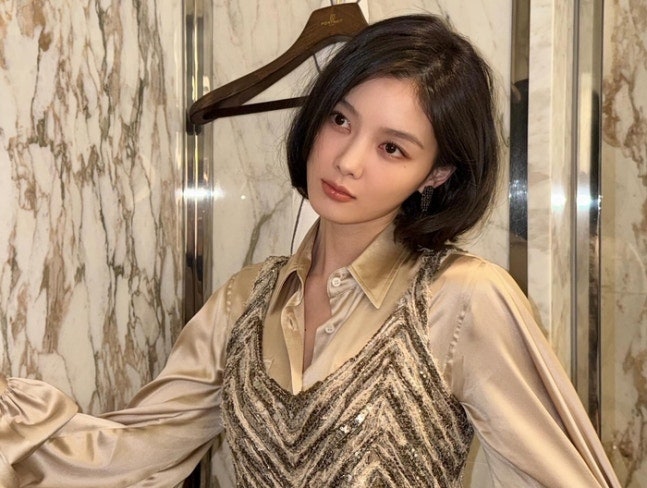 단발로 머리 자른 김유정 근황