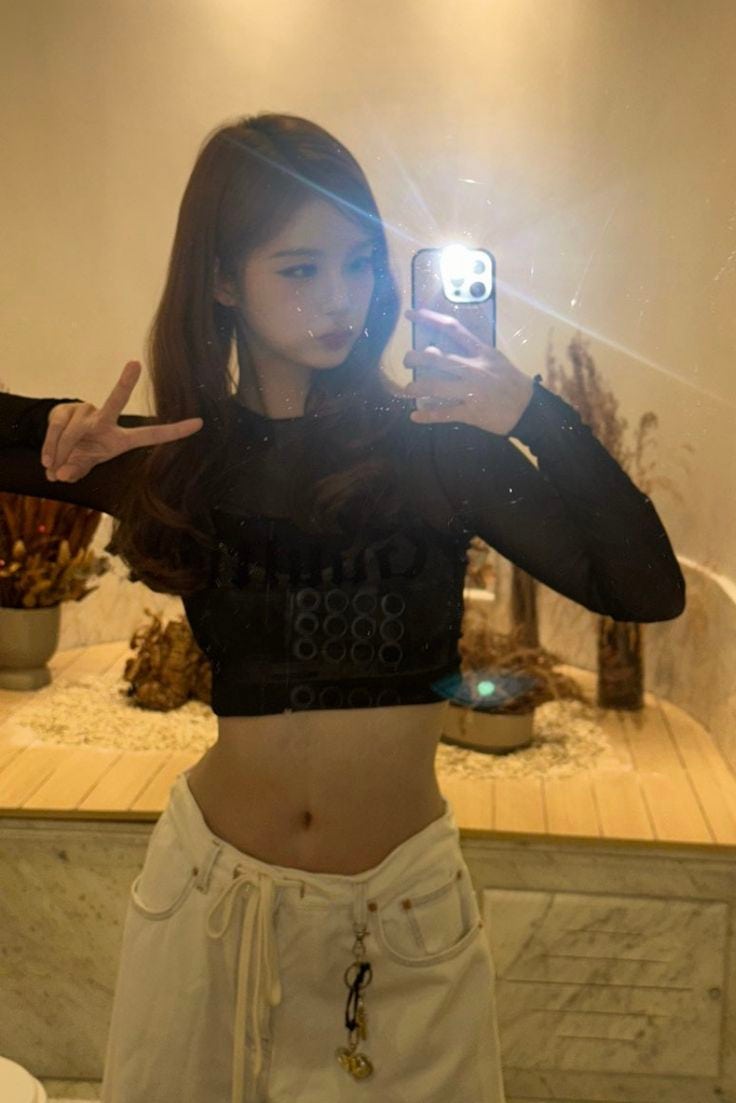 설윤 지리는 허리+골반라인