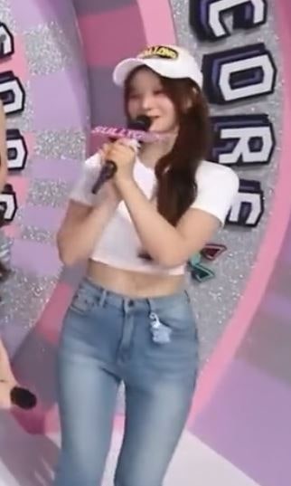 설윤 지리는 허리+골반라인