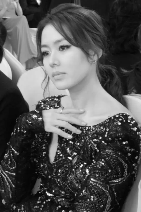 일상 속 손예진 완벽한 미모·몸매