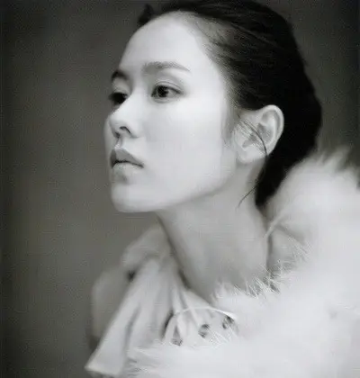 일상 속 손예진 완벽한 미모·몸매