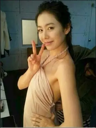 일상 속 손예진 완벽한 미모·몸매