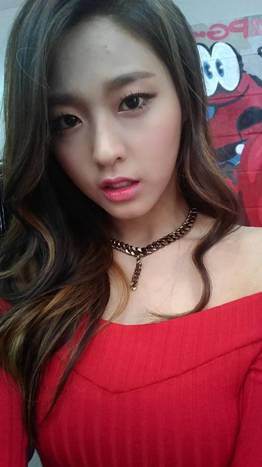설현(AOA) 141225 트윗 - 여러분!!메리크리스마스★ 행복하고 따뜻한하루 되세요^-^♥