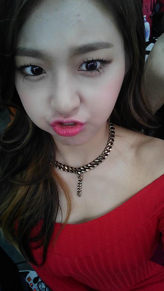 설현(AOA) 141225 트윗 - 여러분!!메리크리스마스★ 행복하고 따뜻한하루 되세요^-^♥