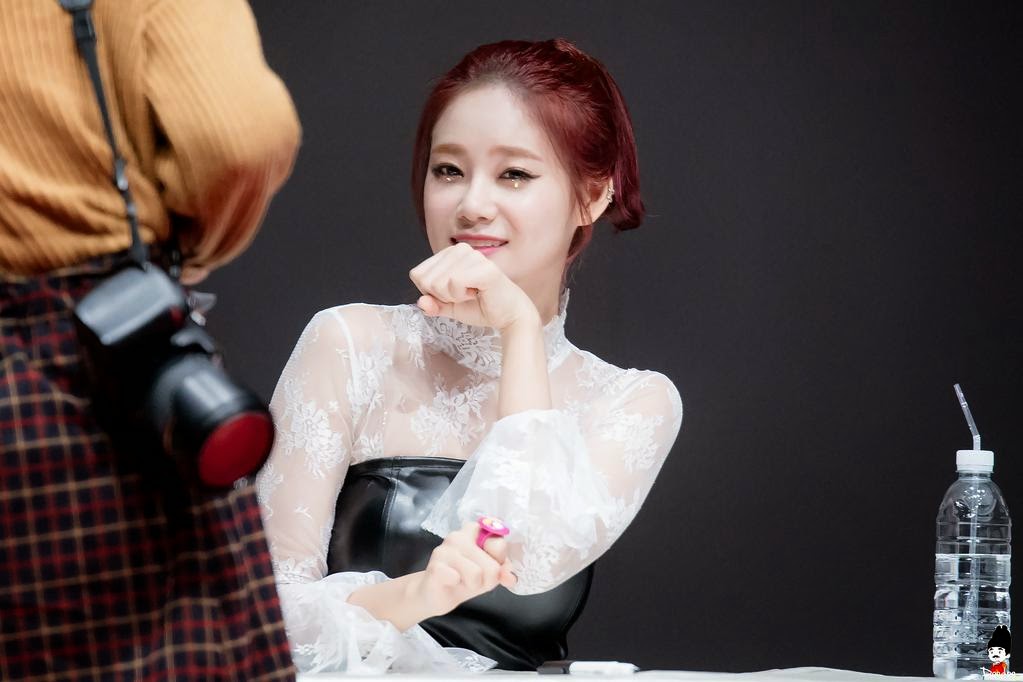 141121 AOA 신촌 팬사인회 직찍 by @DooDoo