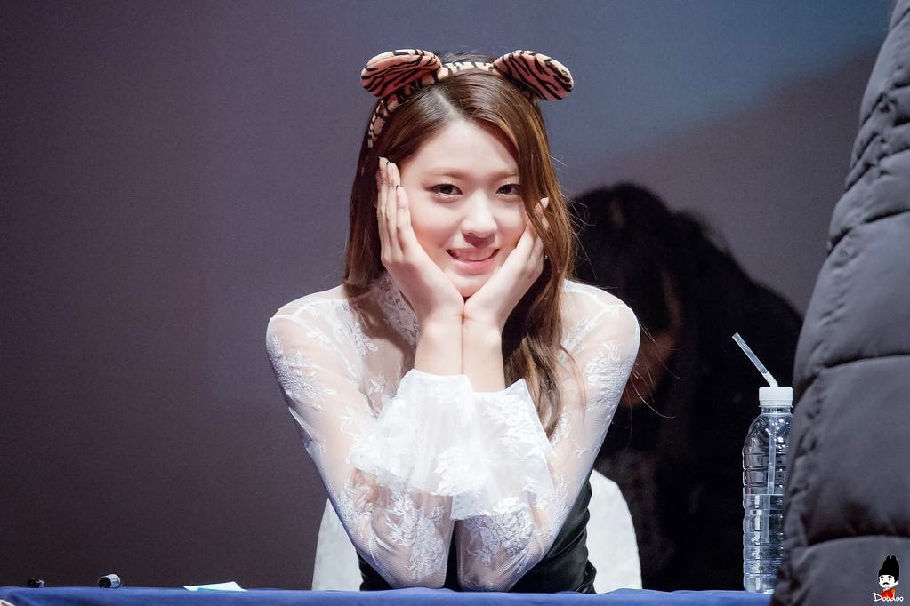 141121 AOA 신촌 팬사인회 직찍 by @DooDoo