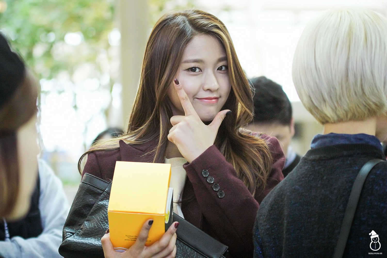 141026 인천공항 출국 설현 직찍 by seolhyun.kr