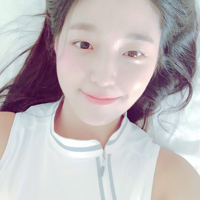 설현(AOA) 160409 인스타그램 - #정글 들어가기 직전