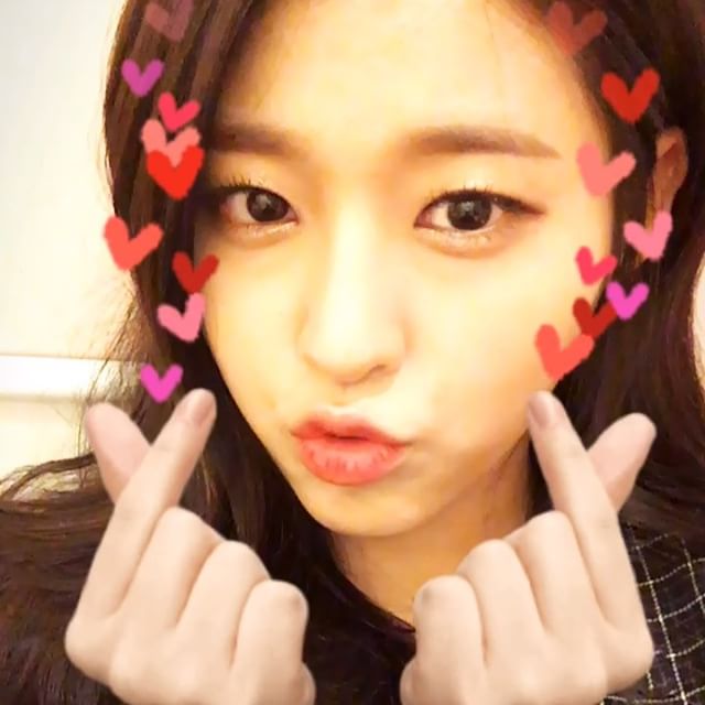 설현(AOA) 160204 인스타그램 - 감사합니다1M
