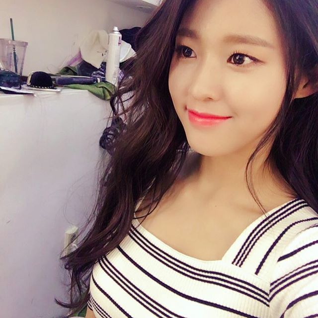 설현(AOA) 160322 인스타그램.jpg