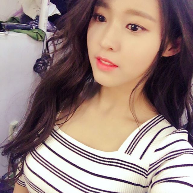 설현(AOA) 160322 인스타그램.jpg