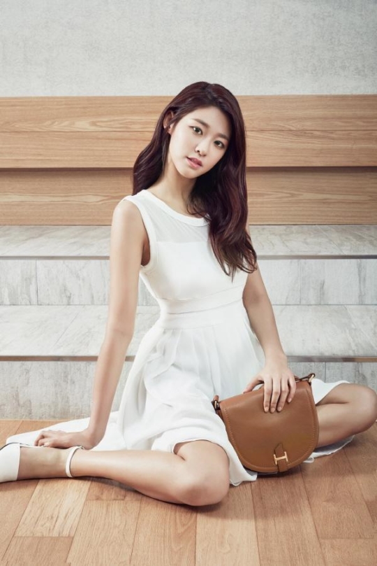헤지스 액세서리, 내달 15일 설현 팬사인회 개최