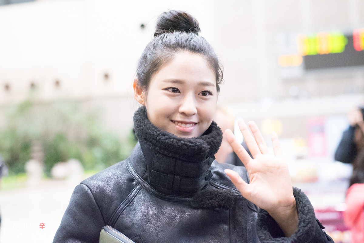 151217 AOA 김포공항 출국 사진 설현 직찍 by 미스터신