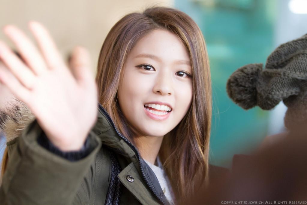 141103 김포공항 출국 초아,설현 직찍