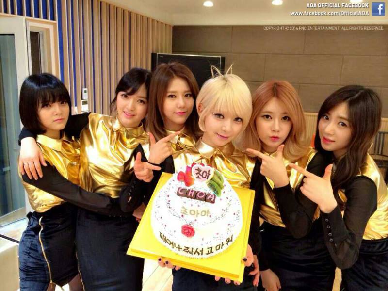 초아생일 - AOA 초아 페이스북 사진.jpg