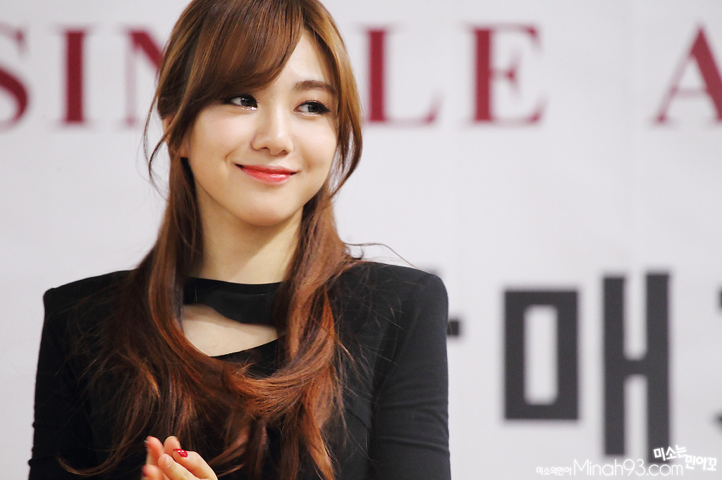 131027 AOA 김포공항 팬싸인회 직찍 (17 pics)